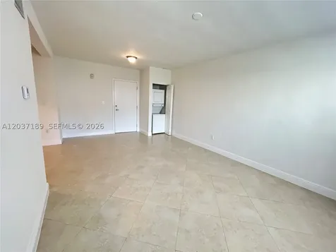 2880 Pine Tree Drive Miami Beach FL 33140