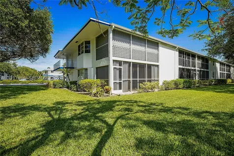7 Westwood Avenue Tequesta FL 33469