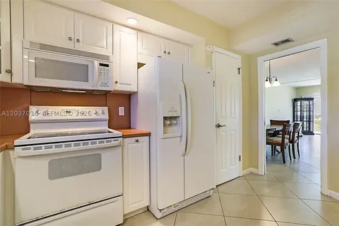 7 Westwood Avenue Tequesta FL 33469