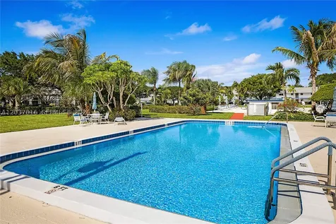 7 Westwood Avenue Tequesta FL 33469