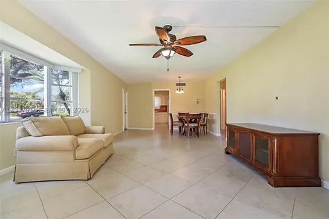 7 Westwood Avenue Tequesta FL 33469