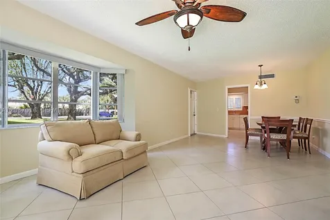 7 Westwood Avenue Tequesta FL 33469