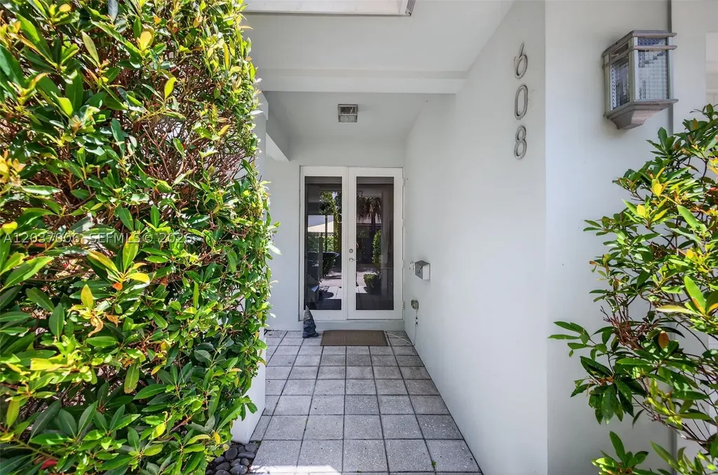 608 SW 15th Street Fort Lauderdale FL 33315