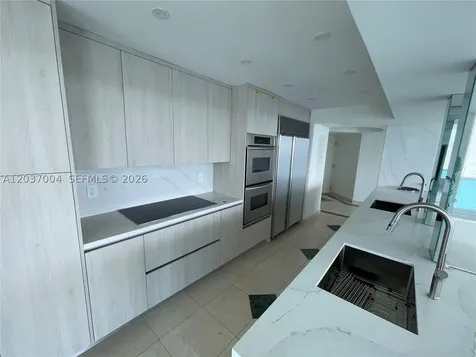 5025 Collins Avenue Miami Beach FL 33140