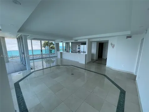 5025 Collins Avenue Miami Beach FL 33140