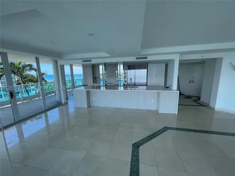 5025 Collins Avenue Miami Beach FL 33140