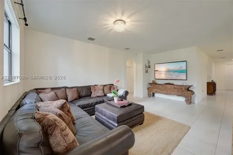 9260 W 35th Lane Hialeah FL 33018