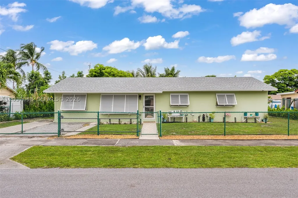 516 S 13th Court Lantana FL 33462