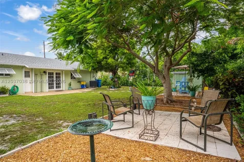 516 S 13th Court Lantana FL 33462
