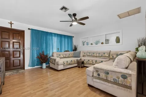516 S 13th Court Lantana FL 33462