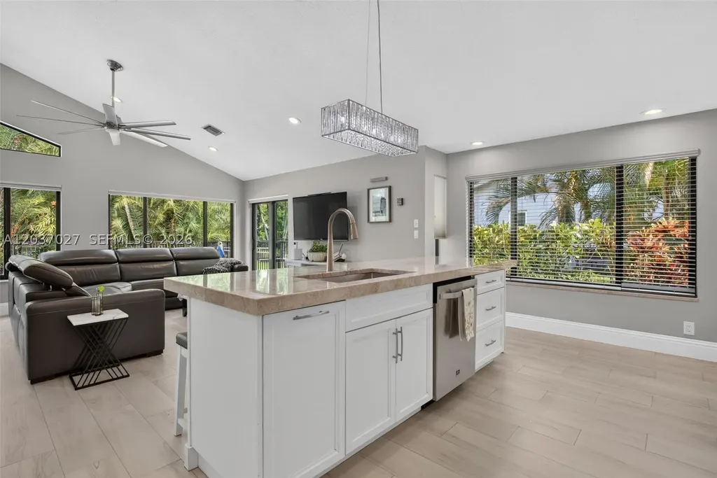 5366 NW 85th Avenue Coral Springs FL 33067