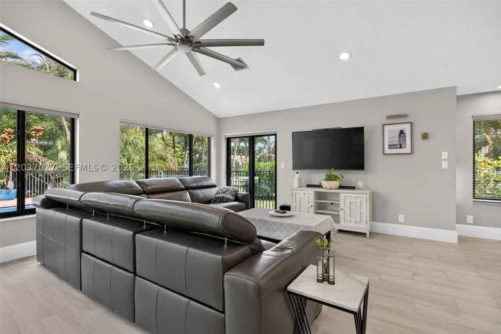 5366 NW 85th Avenue Coral Springs FL 33067