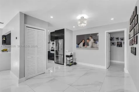 11 W 59th Street Hialeah FL 33012