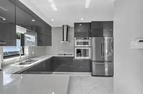 11 W 59th Street Hialeah FL 33012