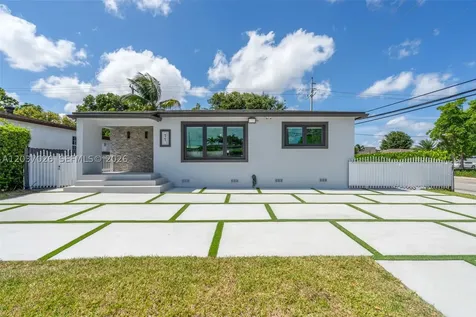 11 W 59th Street Hialeah FL 33012