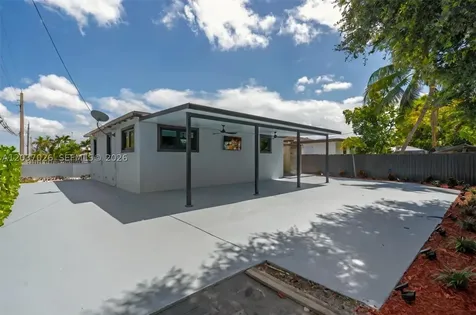 11 W 59th Street Hialeah FL 33012
