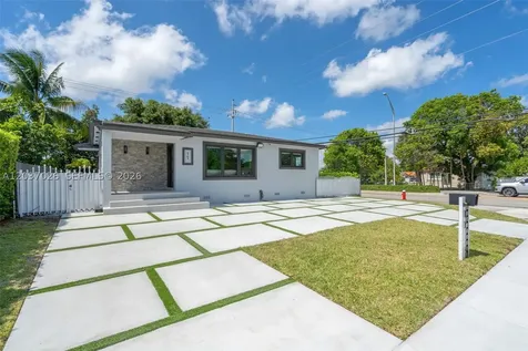 11 W 59th Street Hialeah FL 33012