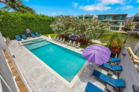 1076 NE Little River Drive Miami FL 33138