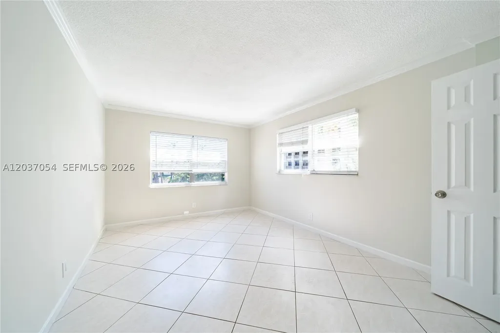 2555 NE 11th Street Fort Lauderdale FL 33304