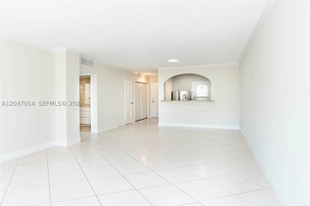 2555 NE 11th Street Fort Lauderdale FL 33304