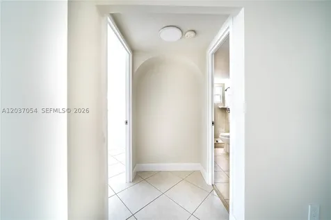 2555 NE 11th Street Fort Lauderdale FL 33304