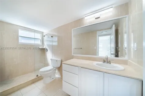 2555 NE 11th Street Fort Lauderdale FL 33304
