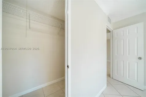 2555 NE 11th Street Fort Lauderdale FL 33304