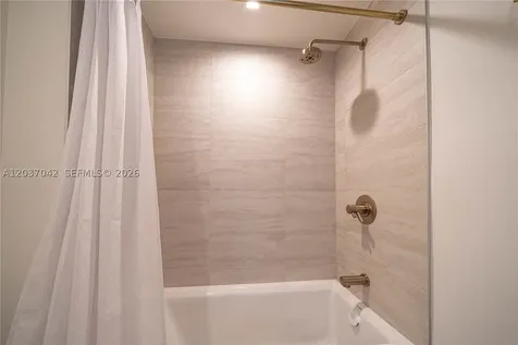 77 SE 5th Street Miami FL 33131