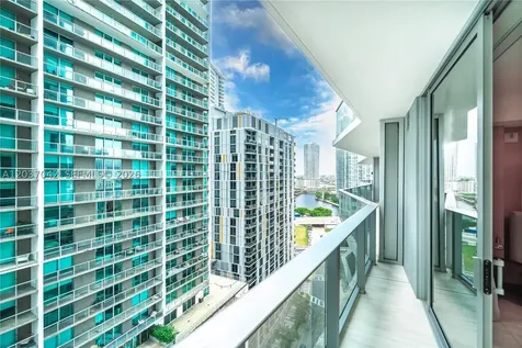 77 SE 5th Street Miami FL 33131