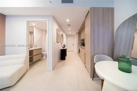 77 SE 5th Street Miami FL 33131