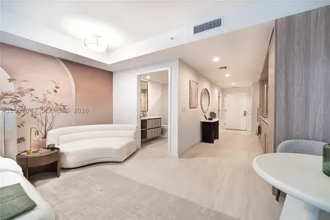 77 SE 5th Street Miami FL 33131