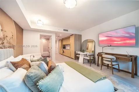 77 SE 5th Street Miami FL 33131