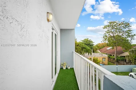 2575 SW 27th Avenue Miami FL 33133