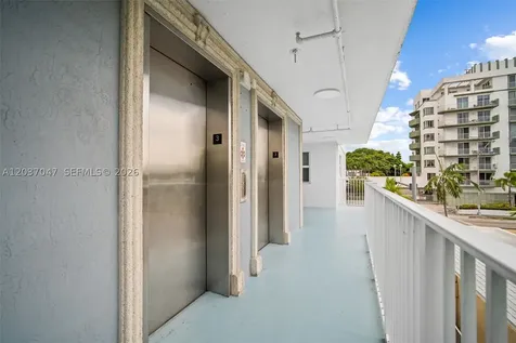 2575 SW 27th Avenue Miami FL 33133