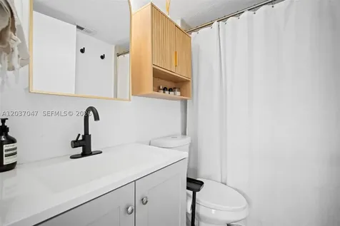 2575 SW 27th Avenue Miami FL 33133