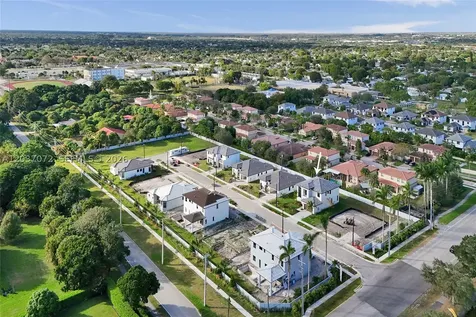 13023 Davie Oaks Drive Davie FL 33325