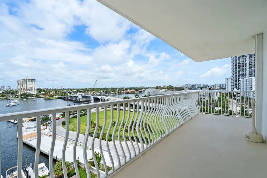 1 Las Olas Circle Fort Lauderdale FL 33316