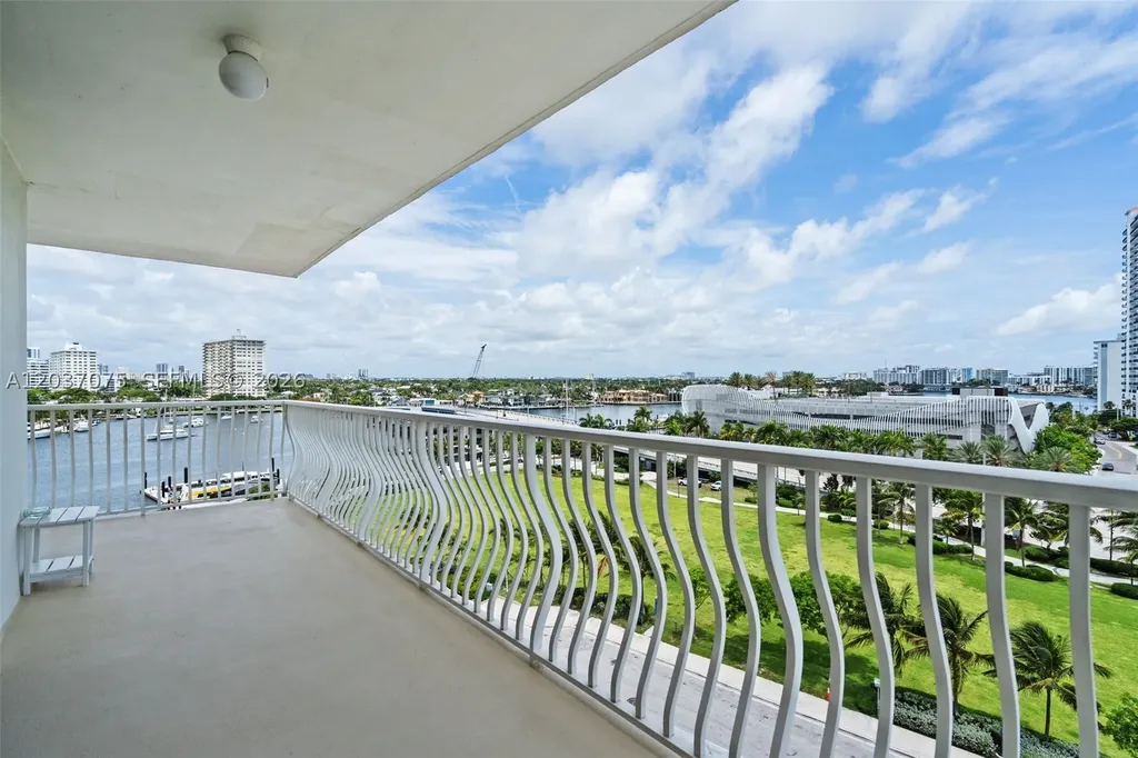 1 Las Olas Circle Fort Lauderdale FL 33316