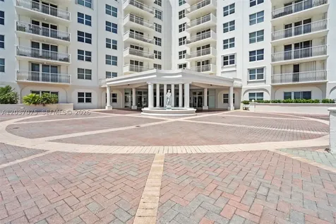 1 Las Olas Circle Fort Lauderdale FL 33316