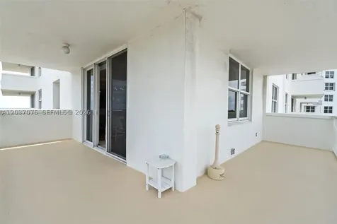 1 Las Olas Circle Fort Lauderdale FL 33316
