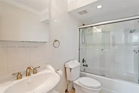 1 Las Olas Circle Fort Lauderdale FL 33316