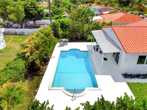 2195 SW 25th Terrace Miami FL 33133