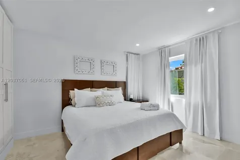 2195 SW 25th Terrace Miami FL 33133