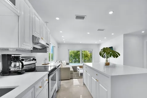 2195 SW 25th Terrace Miami FL 33133