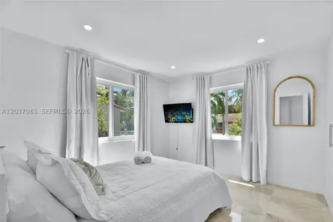 2195 SW 25th Terrace Miami FL 33133
