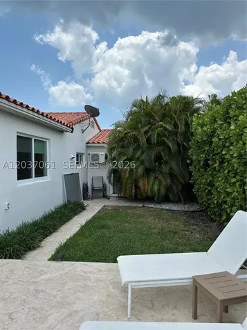 2195 SW 25th Terrace Miami FL 33133