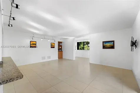 181 Crandon Boulevard Key Biscayne FL 33149
