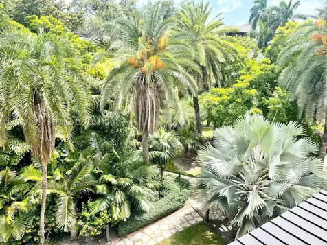 181 Crandon Boulevard Key Biscayne FL 33149