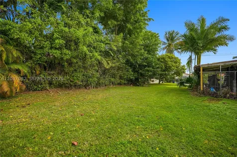 300 SW 123rd Avenue Miami FL 33184