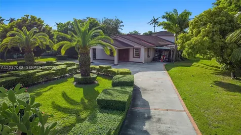 300 SW 123rd Avenue Miami FL 33184